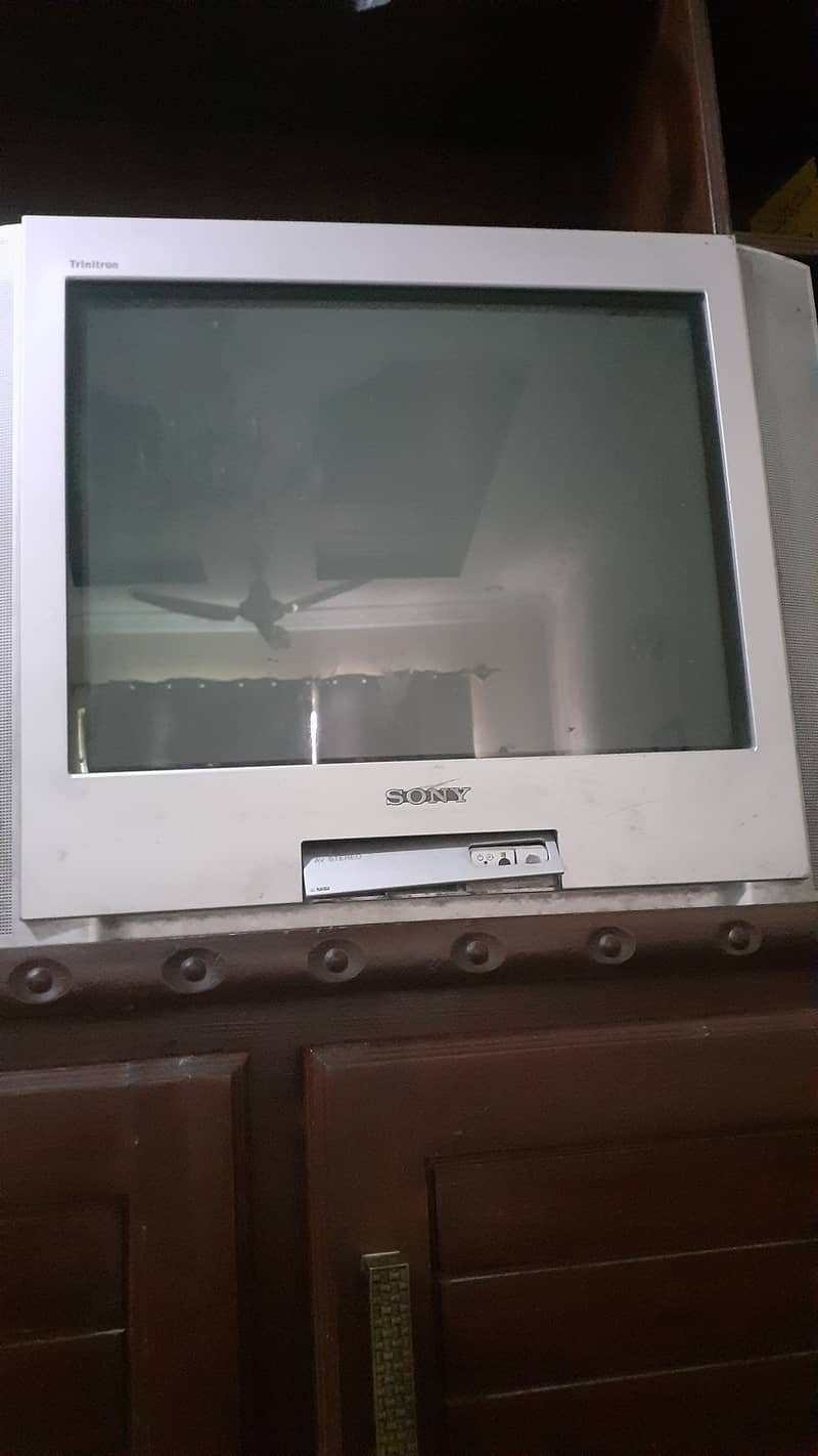 Less used original Sony Tv 0