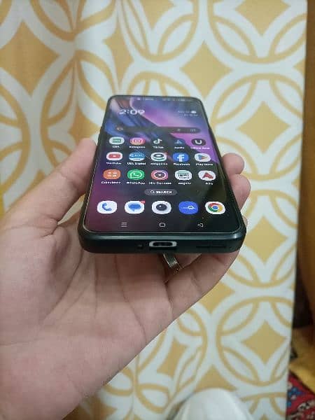 One Plus 9 pro 5G 7