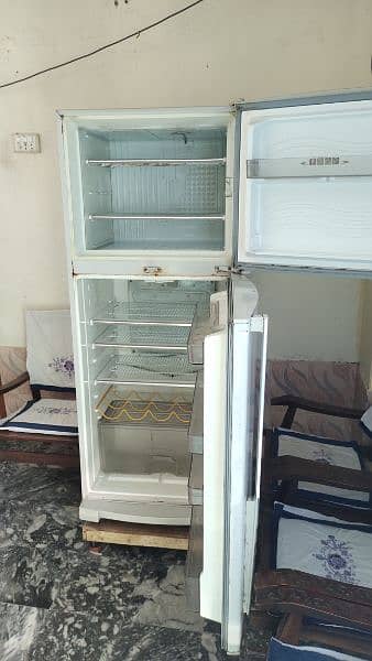 Dawlance fridge in good condition for sale 0