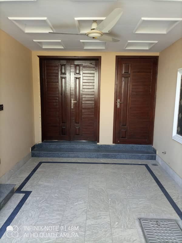 PRIME LOCATION 5 MARLA HOUSE FOR SALE IN LOW BUDGET 6