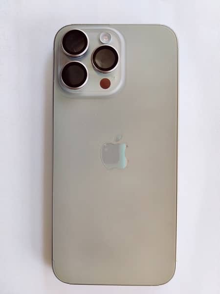 iPhone 15 Pro Max 1