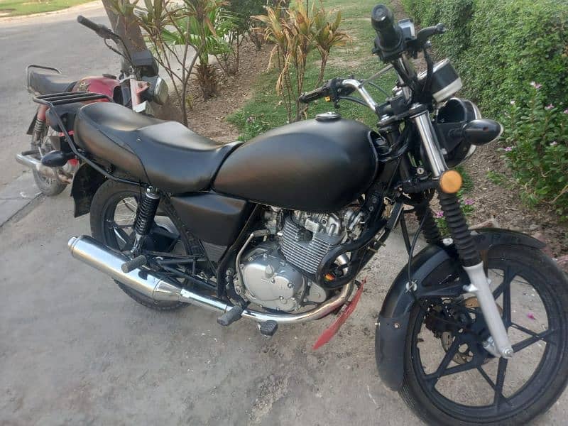 Suzuki Gs150se 2