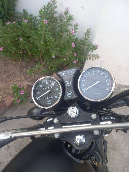 Suzuki Gs150se 4