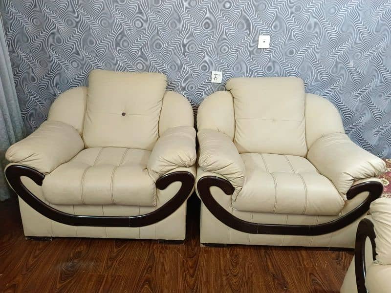 7 seater sofa set available for sale like new 1