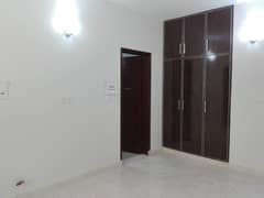 10 Marla Flat For rent In Askari 10 Lahore In Only Rs. 115000
