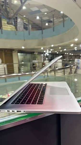 MacBook Pro 2015 Core i7 16GB 512GB 4