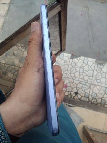 vivo y17s 4+4 128.6 moth warranty 1