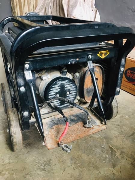 Generator For sale slightly use condition all most new just dusty 3