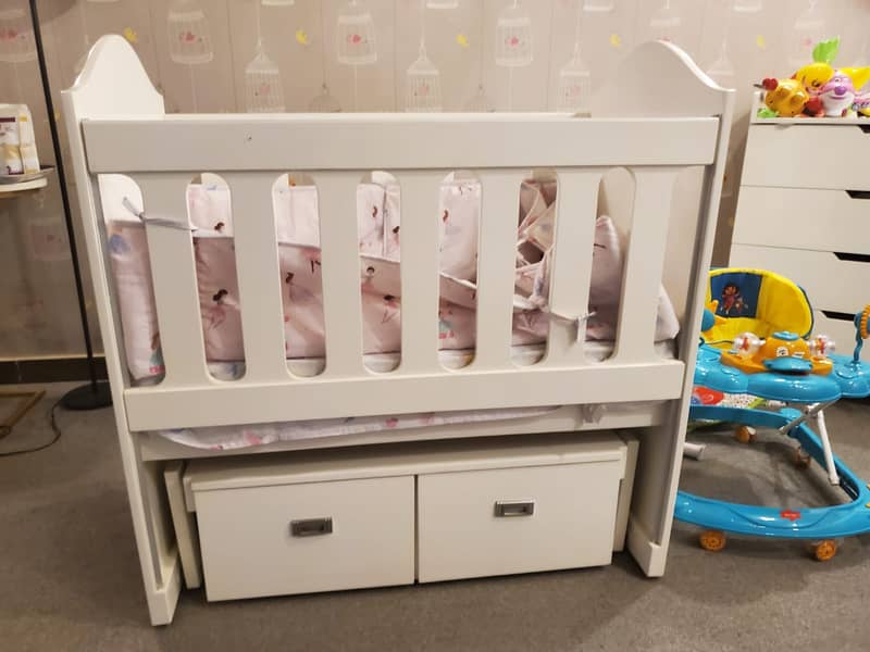 new born swinging crib, bed 0