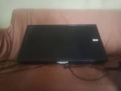 i m selling 32" led