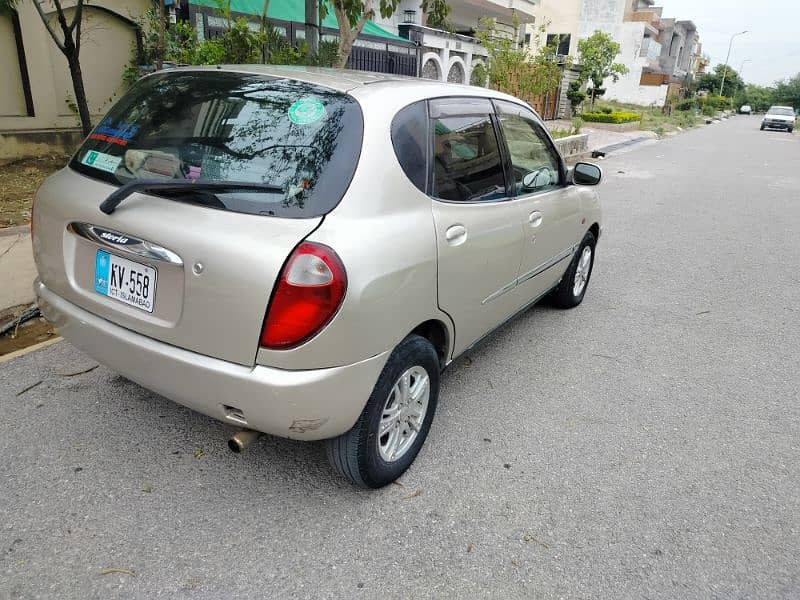 Daihatsu Sirion 1999 4