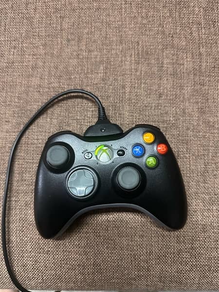 Xbox 360 Slim model 250 GB 8