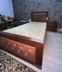 Single bed/ single bed mattress / 1 side table