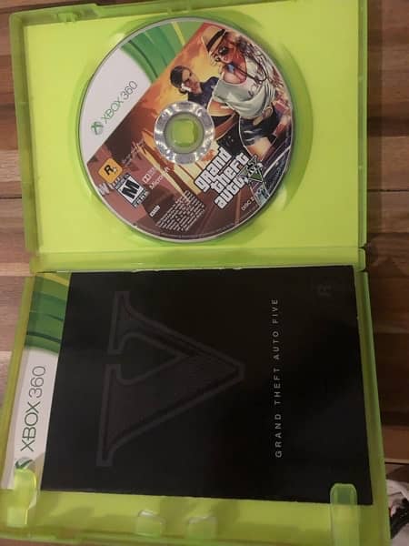 GTA 5 xbox 360 ( slightly used) 2