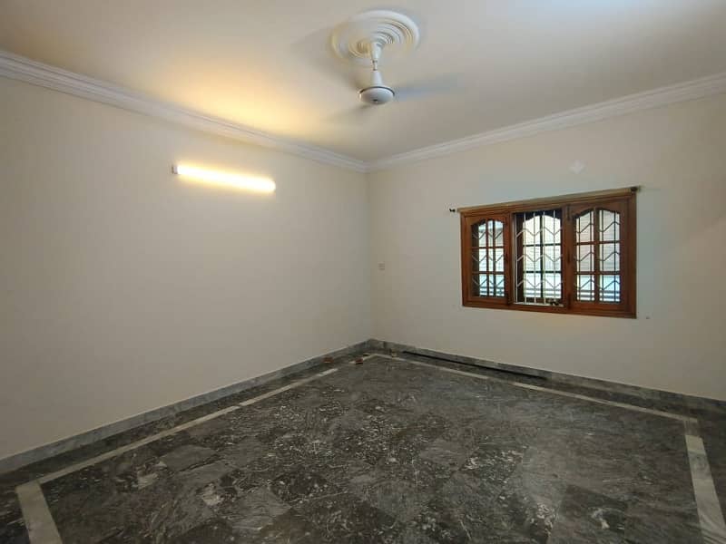 60x90 Upper Portion Is Available For Rent In I-8 Separate Gate Servant Quarter 9