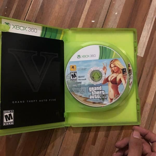 Gta 5 for Xbox 360 ( new ) 2