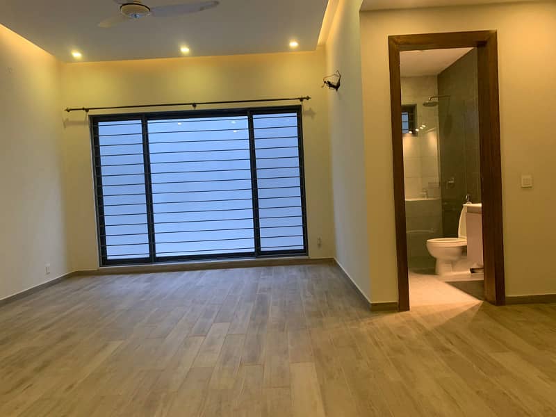 D-12/2 Three Side Open Basement Tiles Flooring For Rent 9