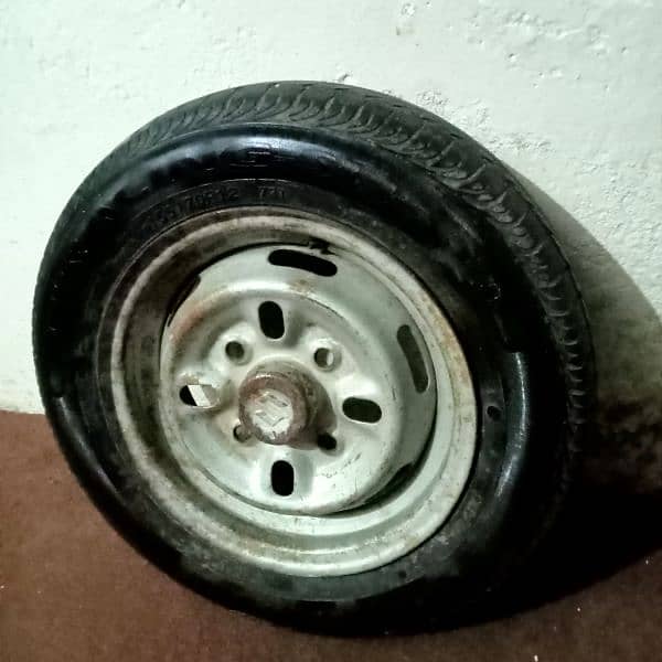 spare tire available for mehran car jeniun condition 3