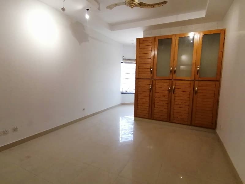 Aesthetic Prime Location Upper Portion Of 14 Marla For rent Is Available 4