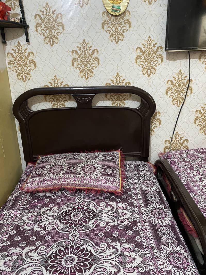 2 single beds for sale. 4