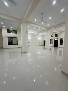 Prime 3000 Sqft Commercial Hall / Office Space In Ghauri Town Phase-3