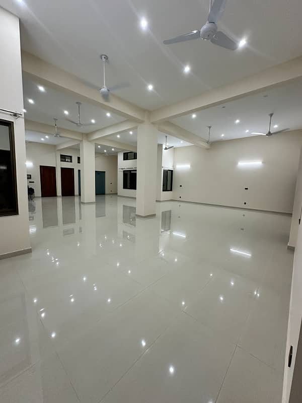 Prime 3000 Sqft Commercial Hall / Office Space In Ghauri Town Phase-3 7