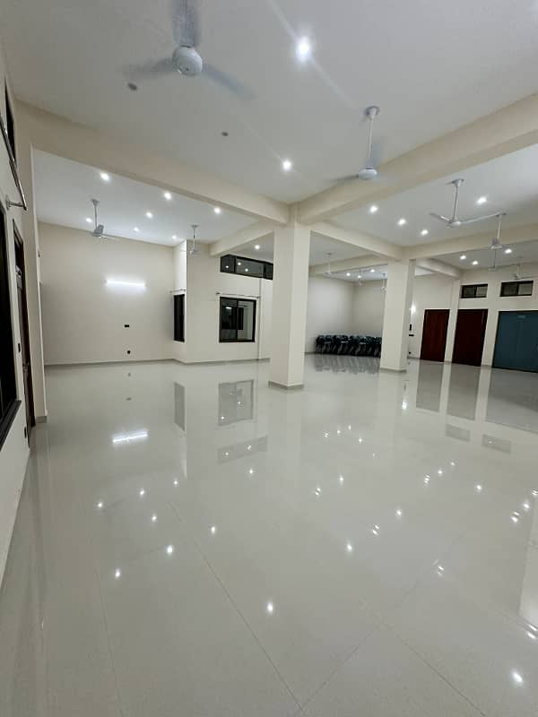 Prime 3000 Sqft Commercial Hall / Office Space In Ghauri Town Phase-3 12