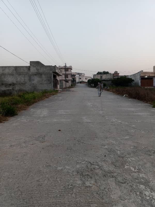 3 LACK PR MARLA PLOT 3.50 lack 4 Lack Sy likar 8 LACK Tak Plot Available 03115850472 Registery intiqal Electricity GAS Water sewerage Taramri Sy 10 mint Nilor Islamabad 30 Foot Gali 20 Foot 40 Foot Tahir Khan 03115850472 16