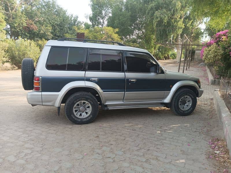 Mitsubishi Pajero 1993 4