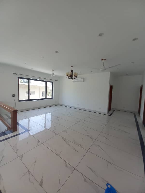F6 New 2 Kanal Lush House For Rent 0