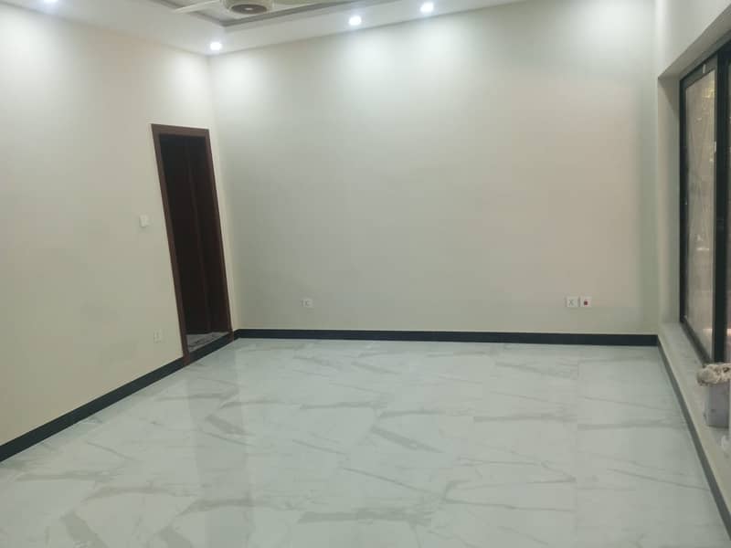 F6 New 2 Kanal Lush House For Rent 2