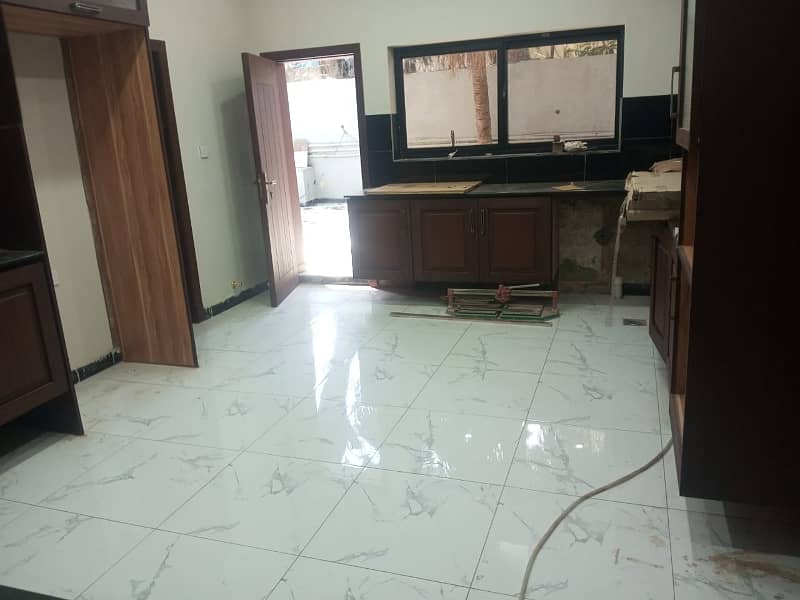 F6 New 2 Kanal Lush House For Rent 17