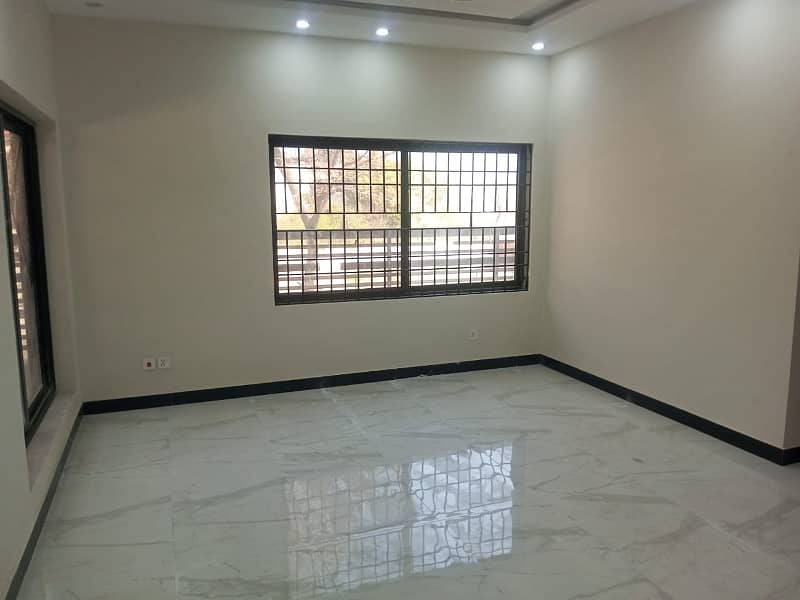 F6 New 2 Kanal Lush House For Rent 21