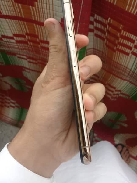 iPhones xs max for sale panel and battery charger back camera ni calta 8