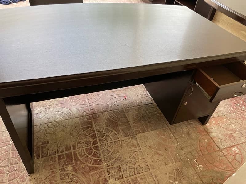 5 Executive Office Tables 4