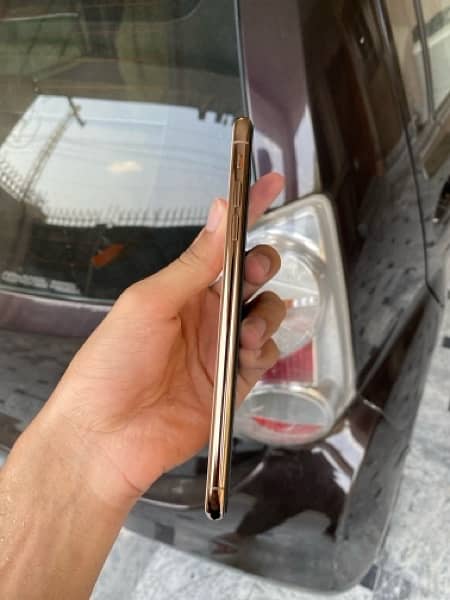 Apple Iphone XS MAX 64GB PTA Approved 4