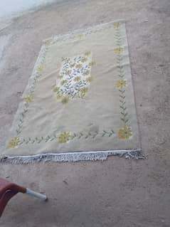 lrani carpet for sale good condition