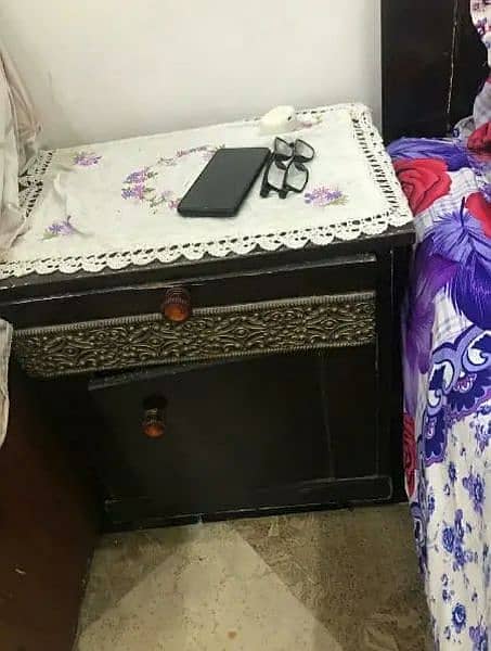 Bed In Good condition with Mattress and side Tables 2