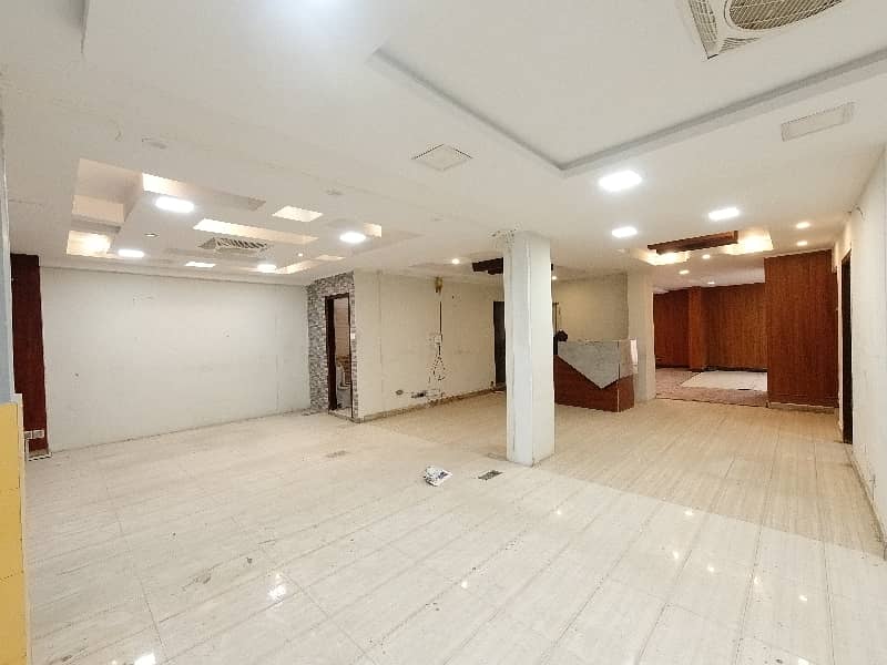 Prime Location In F-10 Markaz Office Sized 1600 Square Feet For rent 2