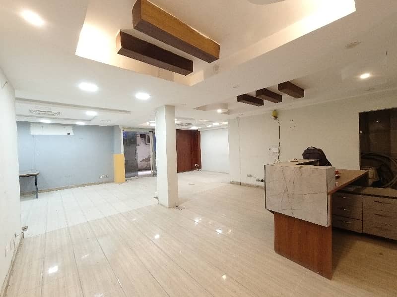 Prime Location In F-10 Markaz Office Sized 1600 Square Feet For rent 4