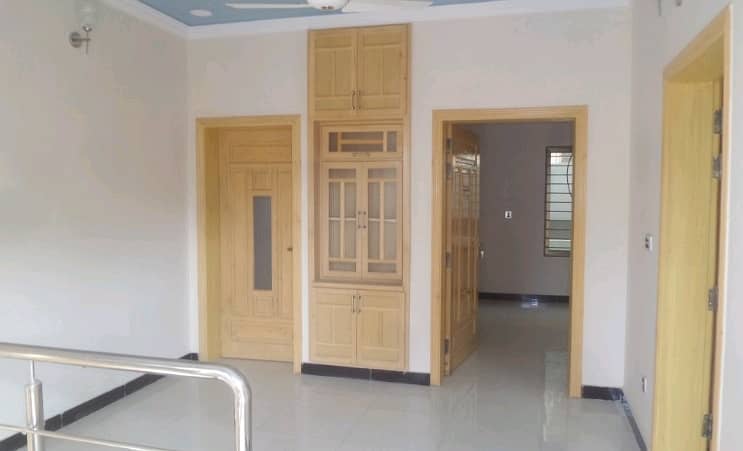 Prime Location Upper Portion Of 3200 Square Feet In G-9/1 Is Available 0