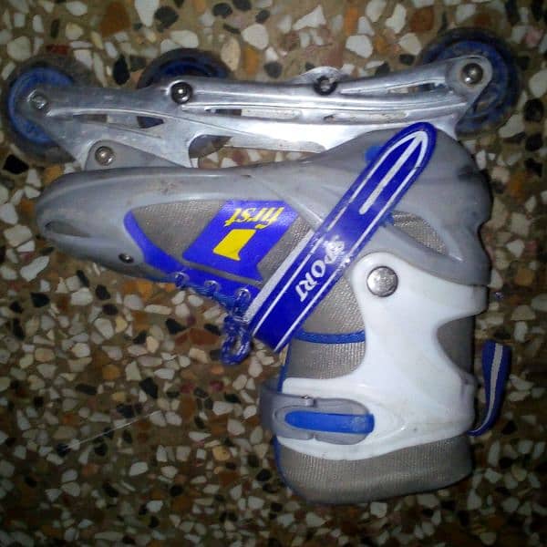 adjustable skates for boys. it's for sell 4