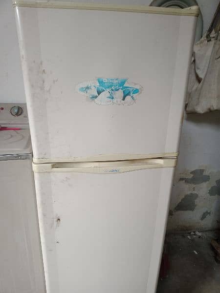 Dawalance Fridge    size medium 2