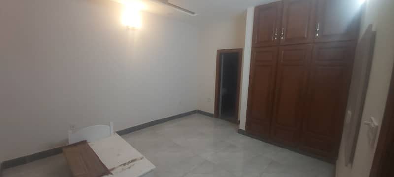 G 9.40/80 Upper Portion 3 Bedroom 3