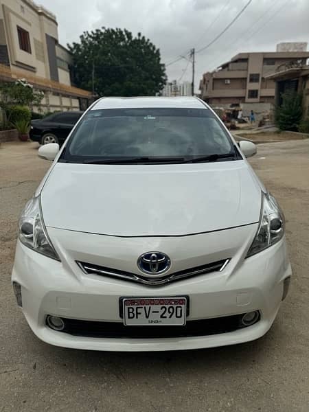 Toyota Prius Alpha 2012 0