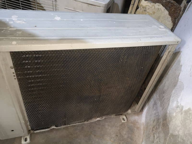 Electrolux Ac Non Inverter for sale good condition Good cooling 6