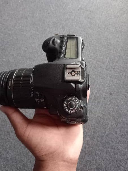 dslr camera Canon 60d lens 18-55mm 7