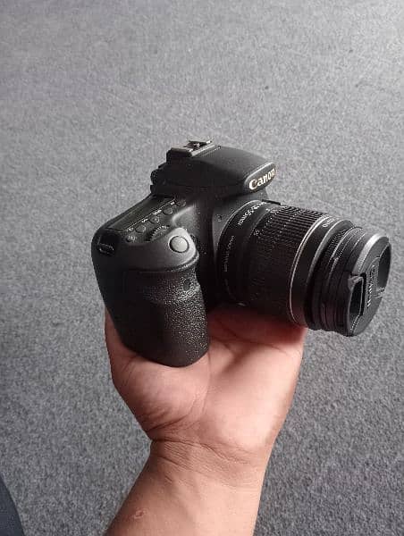 dslr camera Canon 60d lens 18-55mm 8