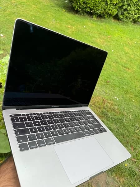 Apple Macbook pro 2016, 13” Display, Core i7, 16 gb RAM 512 gb SSD 4