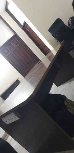 Office Table New Condition